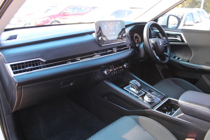 2022 Mitsubishi Outlander LS