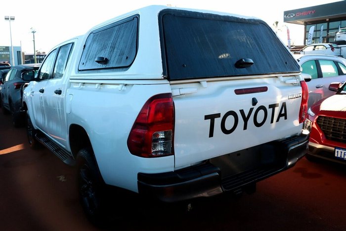 2019 Toyota Hilux SR