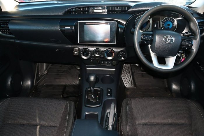 2019 Toyota Hilux SR