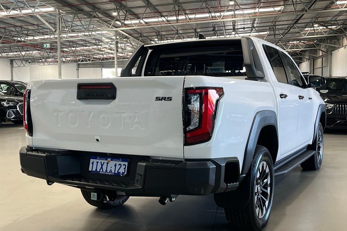 2026 Toyota Hilux SR5 48V
