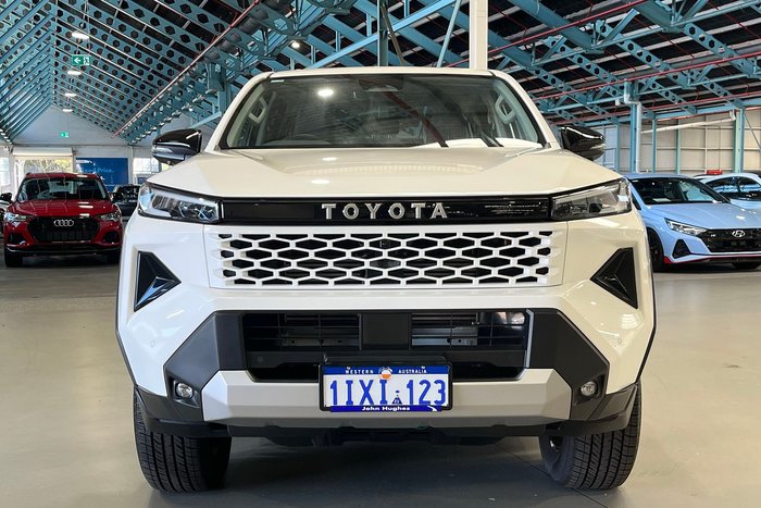 2026 Toyota Hilux SR5 48V