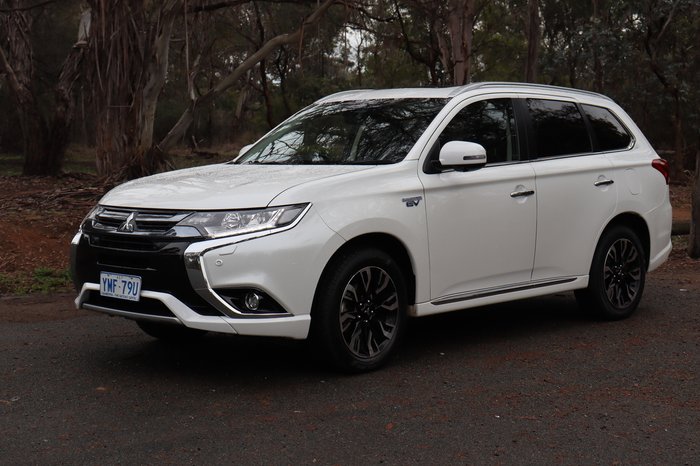 2017 Mitsubishi Outlander PHEV Exceed