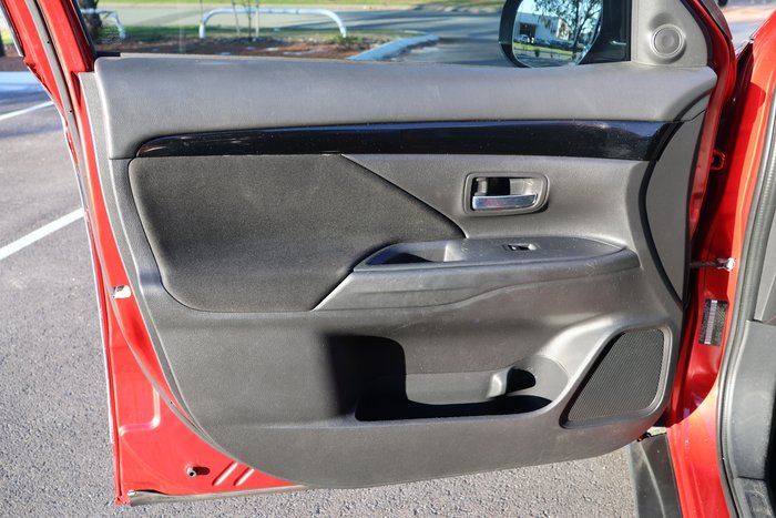 2018 Mitsubishi Outlander ES