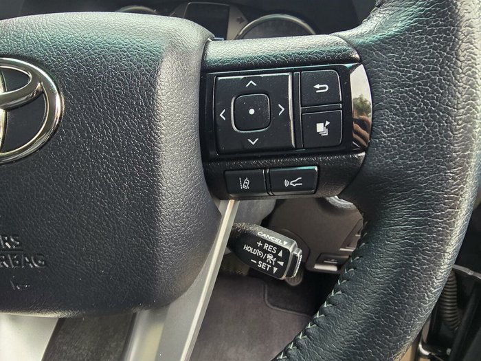 2021 Toyota Hilux SR5