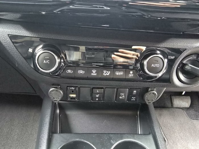 2021 Toyota Hilux SR5