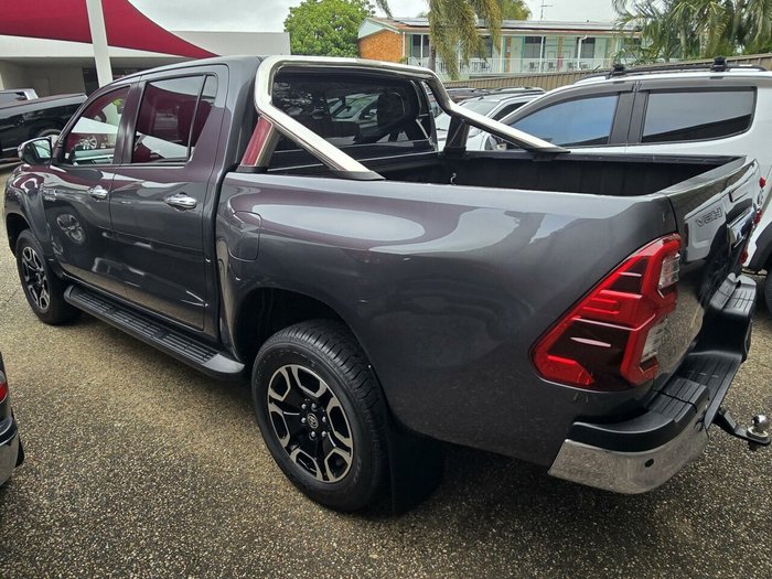 2021 Toyota Hilux SR5