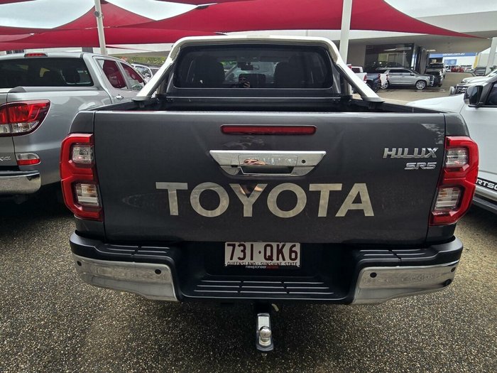 2021 Toyota Hilux SR5