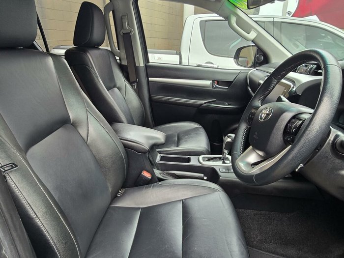 2021 Toyota Hilux SR5