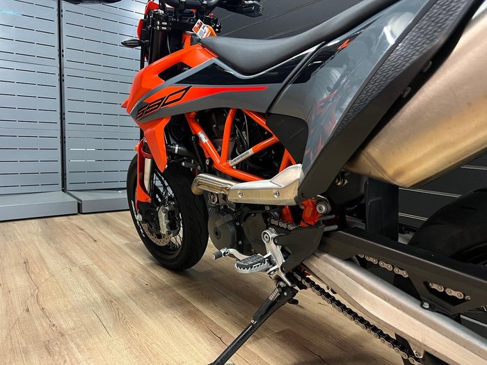 2021 KTM 690 SMC R