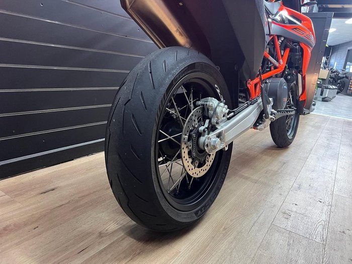 2021 KTM 690 SMC R