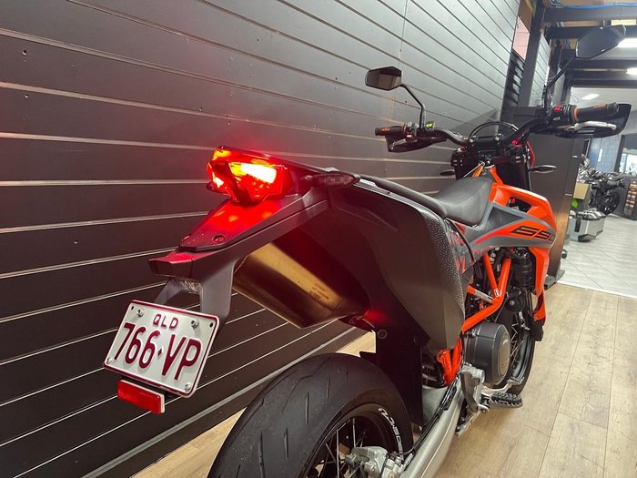 2021 KTM 690 SMC R