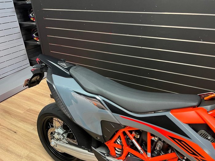 2021 KTM 690 SMC R