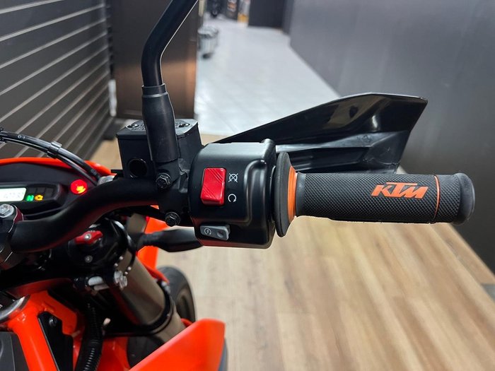 2021 KTM 690 SMC R