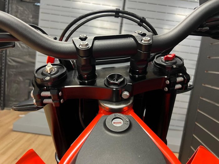2021 KTM 690 SMC R