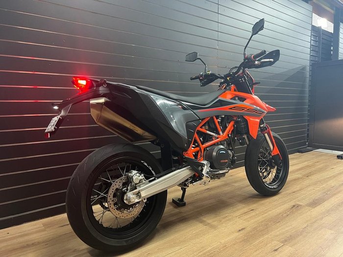 2021 KTM 690 SMC R