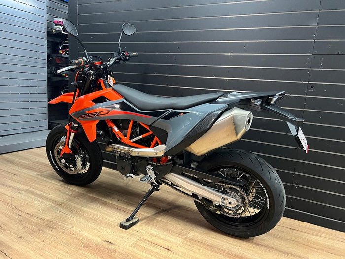2021 KTM 690 SMC R