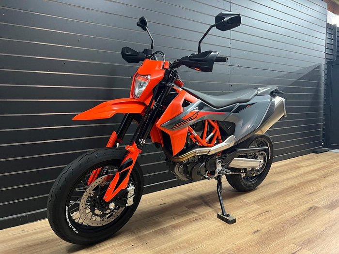 2021 KTM 690 SMC R