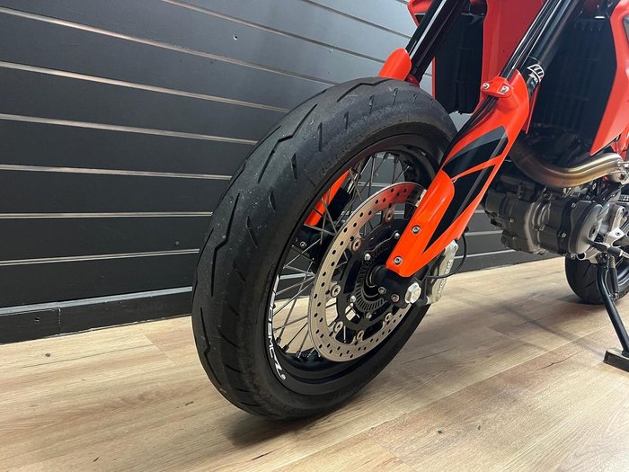 2021 KTM 690 SMC R