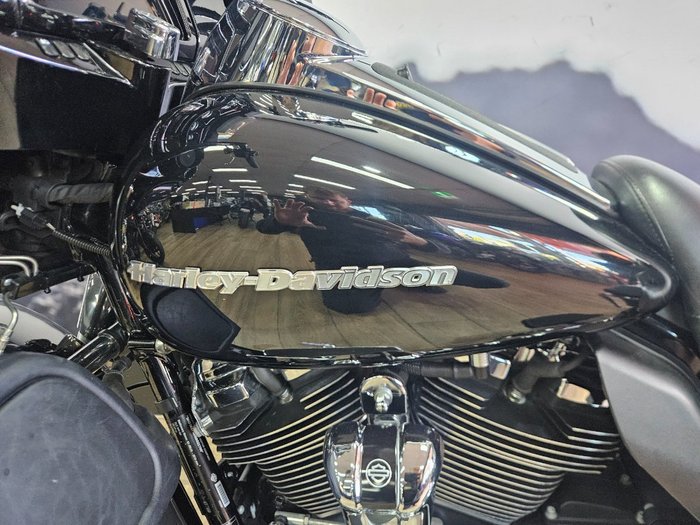 2021 HARLEY-DAVIDSON FLHTK ULTRA LIMITED Black