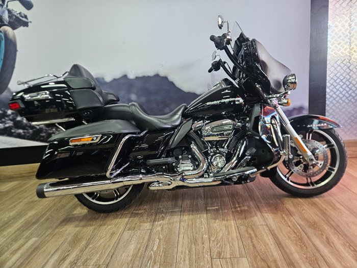2021 HARLEY-DAVIDSON FLHTK ULTRA LIMITED Black