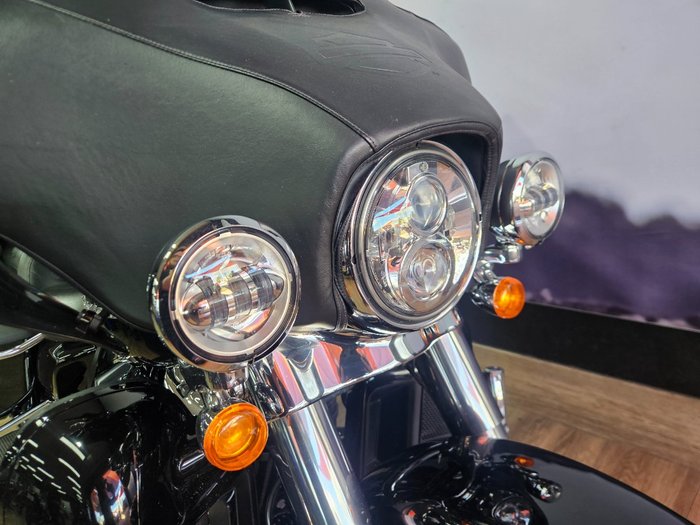 2021 HARLEY-DAVIDSON FLHTK ULTRA LIMITED Black