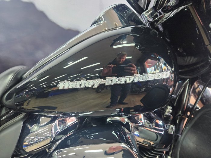 2021 HARLEY-DAVIDSON FLHTK ULTRA LIMITED Black