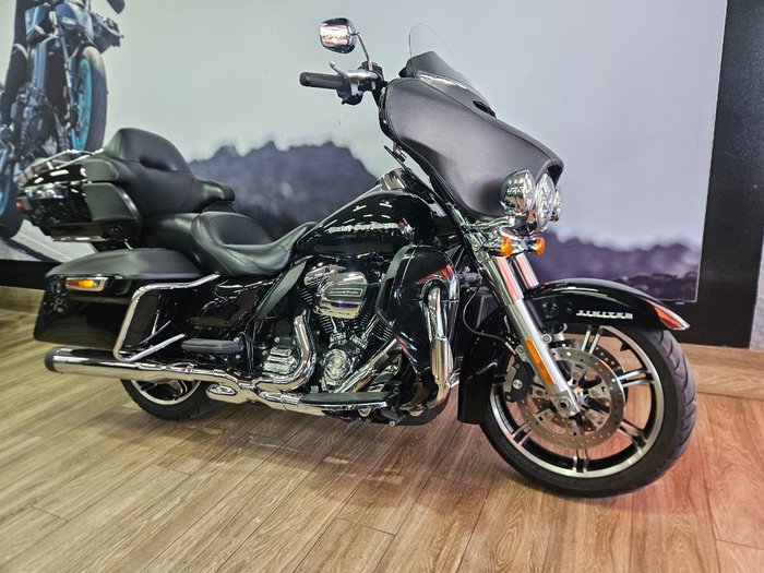 2021 HARLEY-DAVIDSON FLHTK ULTRA LIMITED Black