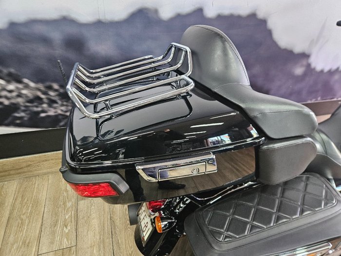 2021 HARLEY-DAVIDSON FLHTK ULTRA LIMITED Black