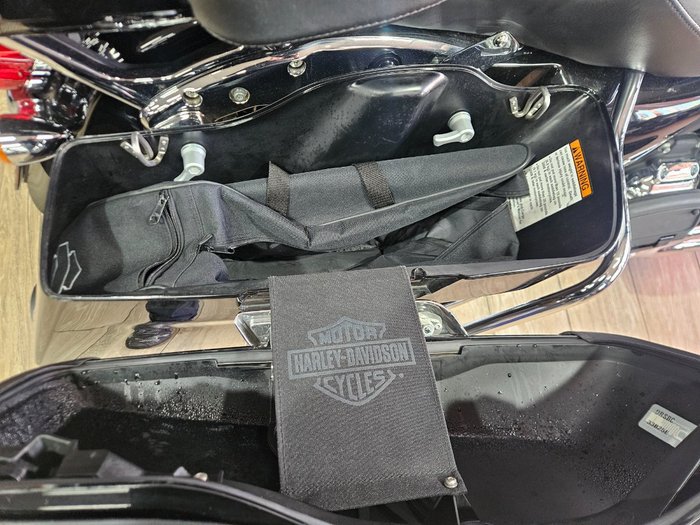 2021 HARLEY-DAVIDSON FLHTK ULTRA LIMITED Black