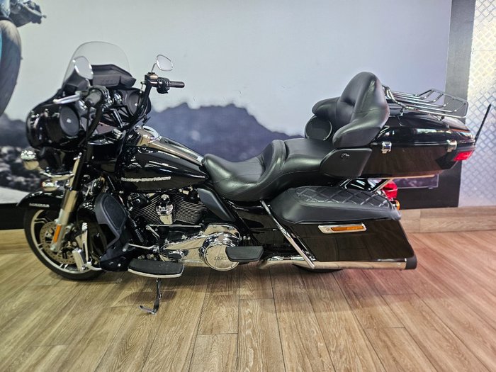 2021 HARLEY-DAVIDSON FLHTK ULTRA LIMITED Black