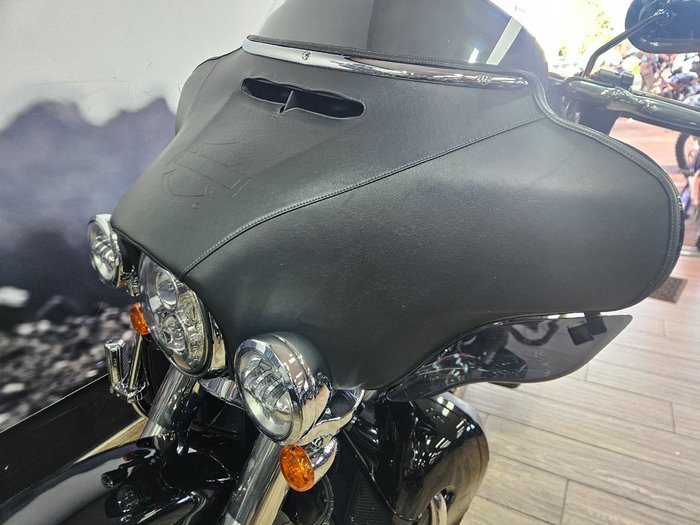 2021 HARLEY-DAVIDSON FLHTK ULTRA LIMITED Black