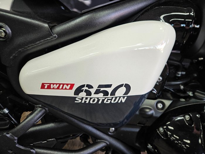 2024 ROYAL ENFIELD (SEE ALSO ENFIEL SHOTGUN 650 WHITE