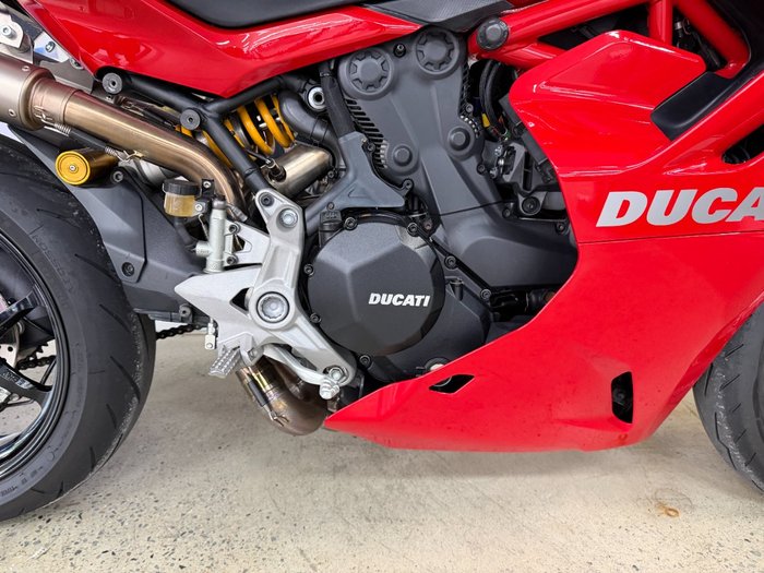 2021 DUCATI SUPERSPORT 950 S RED