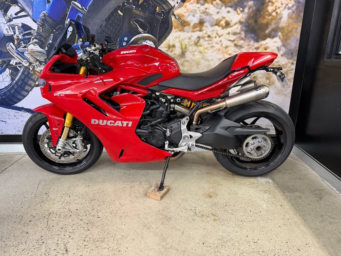 2021 DUCATI SUPERSPORT 950 S RED