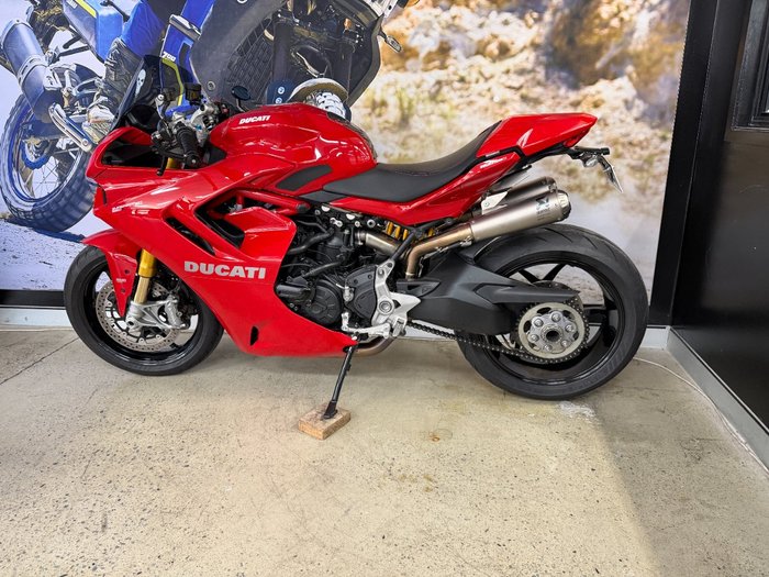 2021 DUCATI SUPERSPORT 950 S RED