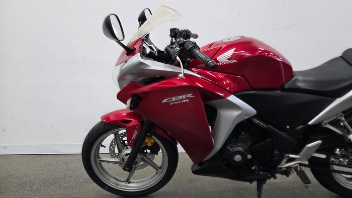 2011 Honda CBR250R Red