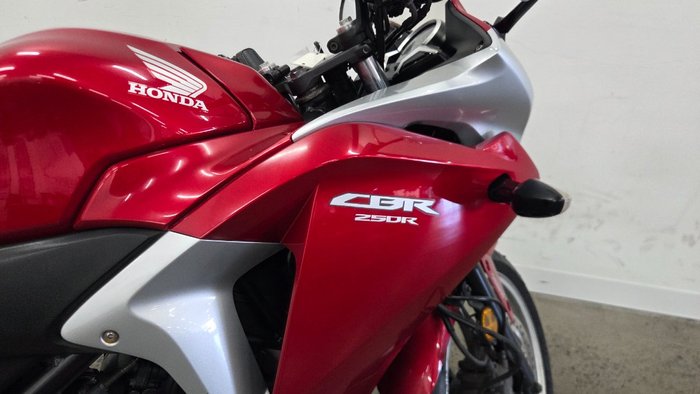 2011 Honda CBR250R Red