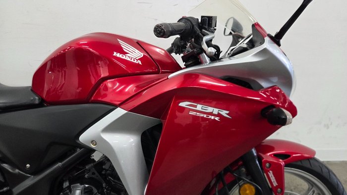 2011 Honda CBR250R Red
