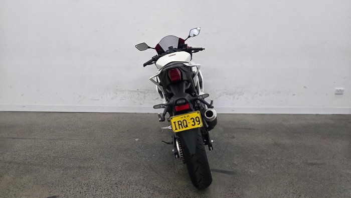 2025 Yamaha YZF-R3 Red