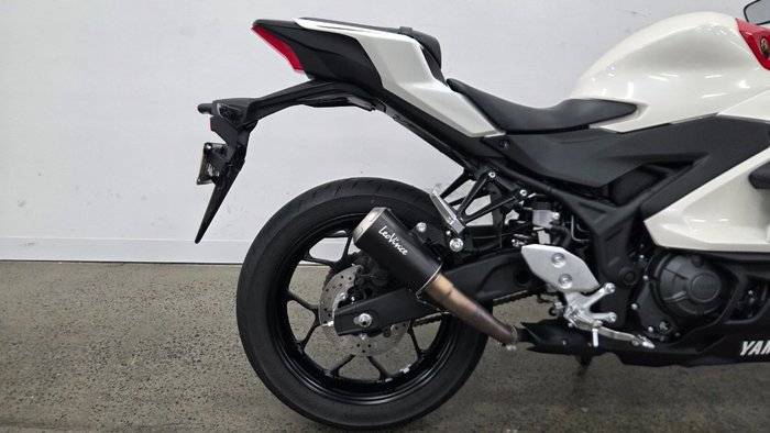 2025 Yamaha YZF-R3 Red