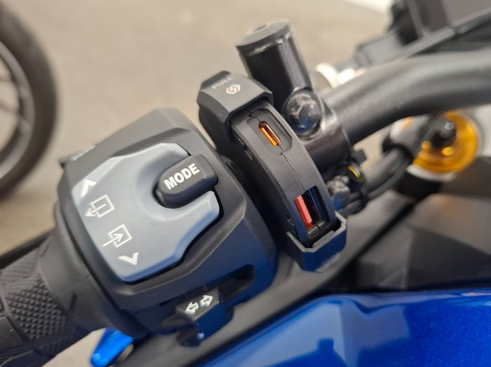 2022 Suzuki GSX-S1000 Blue