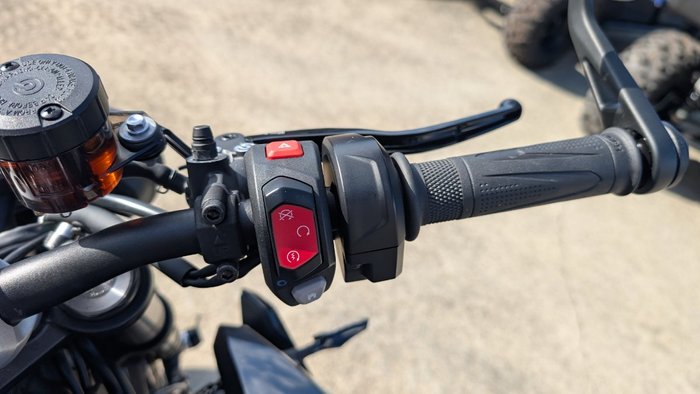 2025 Triumph STREET TRIPLE RS Black