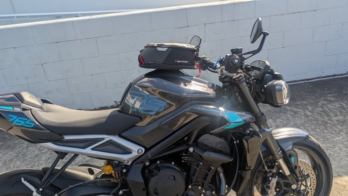 2025 Triumph STREET TRIPLE RS Black