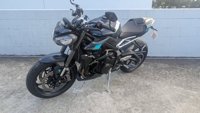 2025 Triumph STREET TRIPLE RS Black