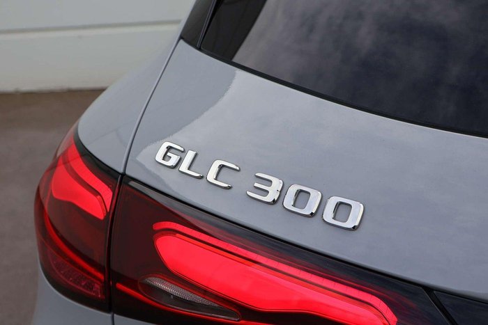 2025 Mercedes-Benz GLC-Class GLC300