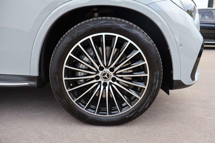 2025 Mercedes-Benz GLC-Class GLC300