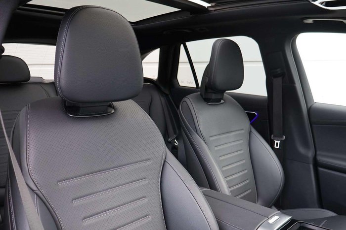 2025 Mercedes-Benz GLC-Class GLC300
