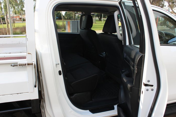 2023 Toyota Hilux SR