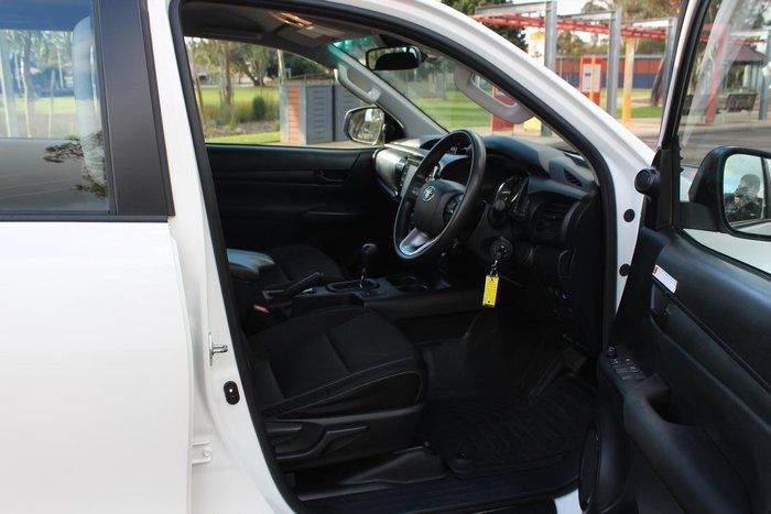 2023 Toyota Hilux SR