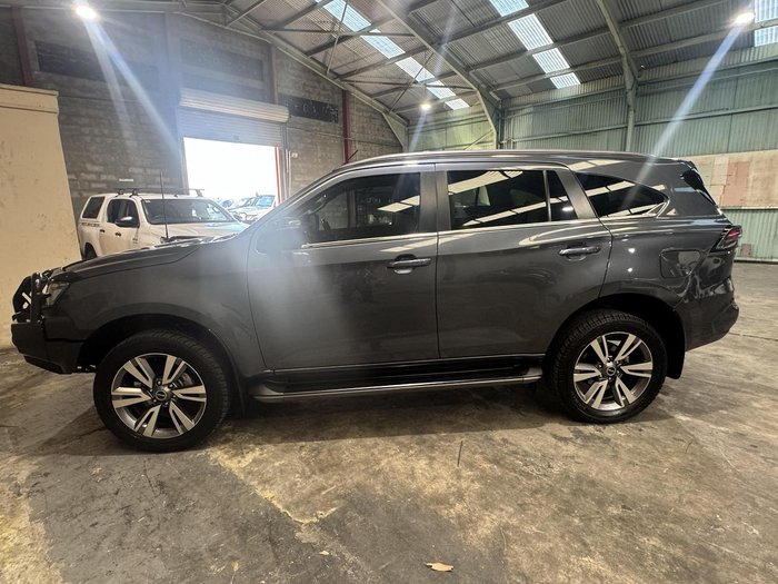 2023 Isuzu MU-X LS-T